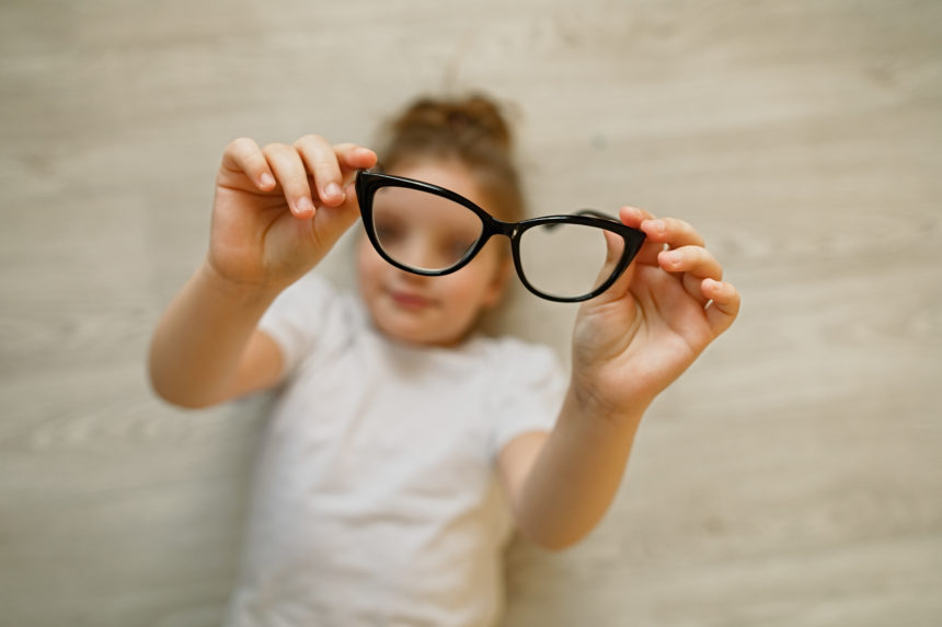 Como identificar doenças visuais em crianças?
