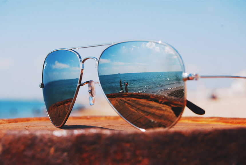 Confira as principais tendências em óculos de sol em 2022!